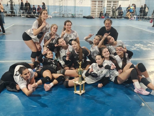 Estudiantes fue campe�n en el inicio de la LiProBo Sub 16
